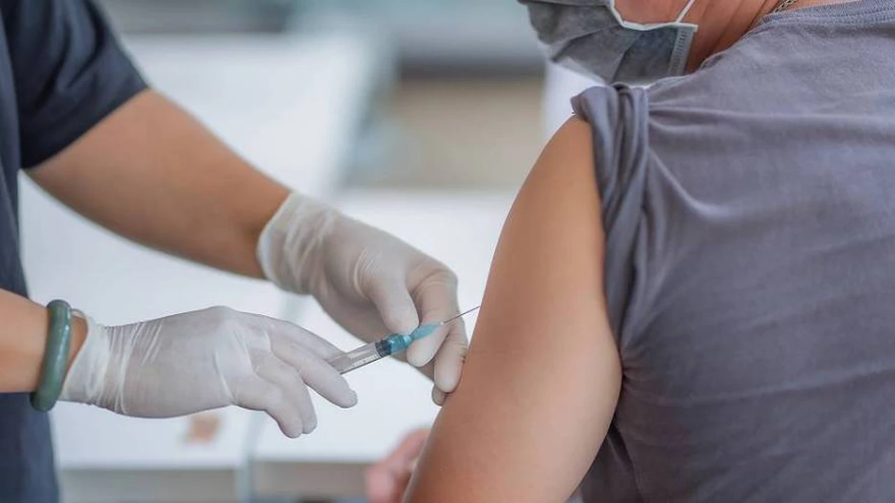 Coronavirus: Astra Zeneca reveló en qué mes la vacuna estará en avanzada distribución