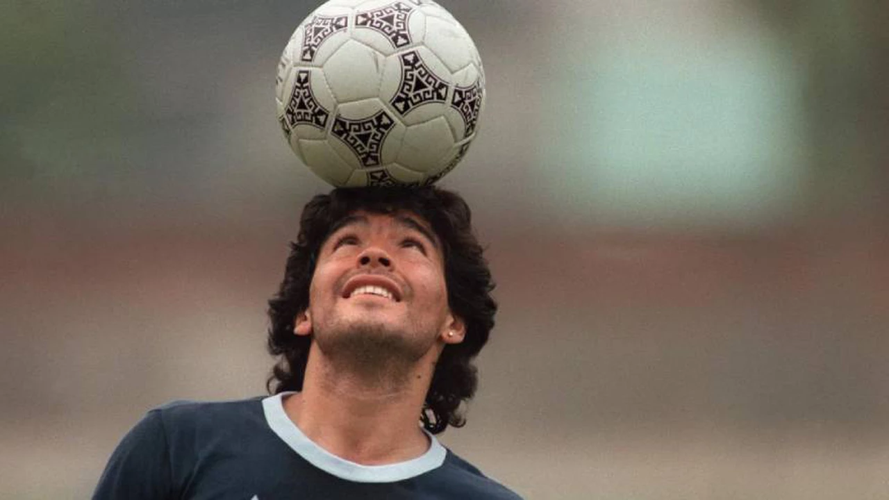 Diego Maradona cumple 60 años: la historia del hombre y del mito