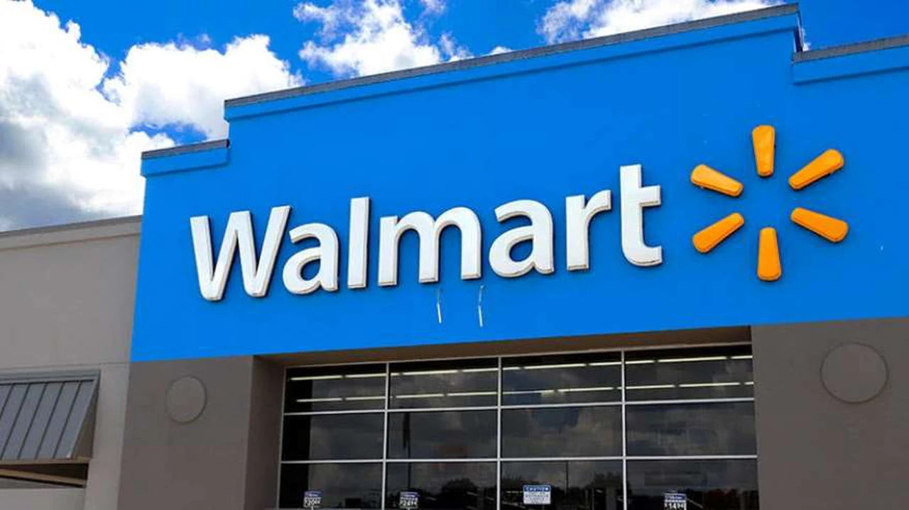 Walmart está muy cerca de vender su operación en el país: qué empresario se perfila como posible dueño