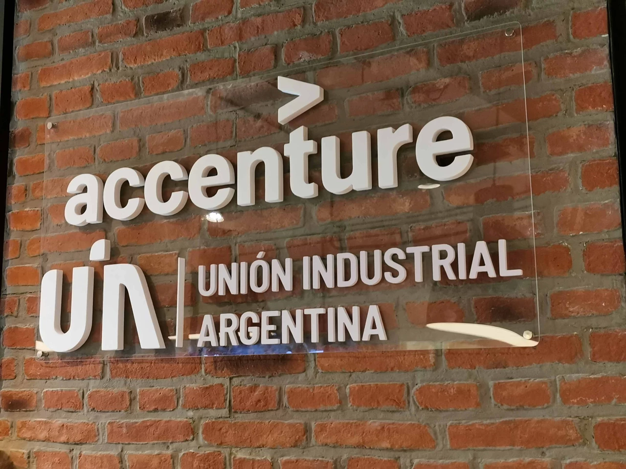 La UIA se sube a la transformación digital de la mano de Accenture: esto se viene para la matriz productiva