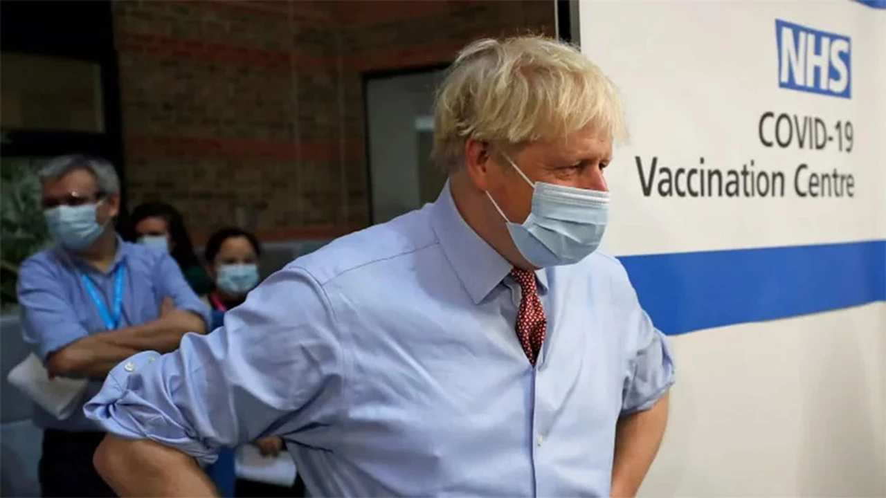 Alerta por nueva cepa de coronavirus: Reino Unido reconoce que está "fuera de control" y otros países frenan vuelos