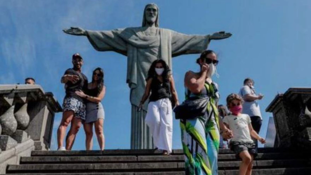 Alarma en Brasil: descubrieron una nueva cepa del coronavirus en Río de Janeiro