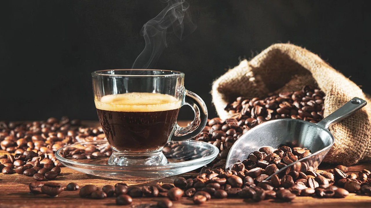 Revelan los peligrosos efectos secundarios de tomar café descafeinado