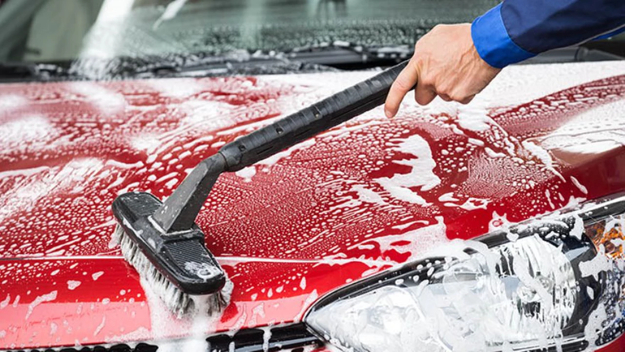 El lavado de autos más caro del mundo: un empleado le destrozó la Ferrari de u$s340.000