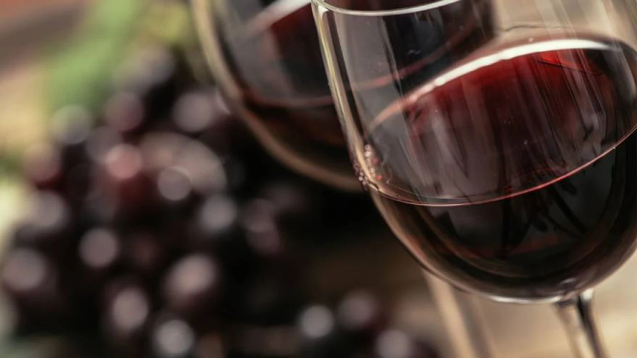 Tomar una copa de vino por día podría elevar el riesgo de padecer una arritmia