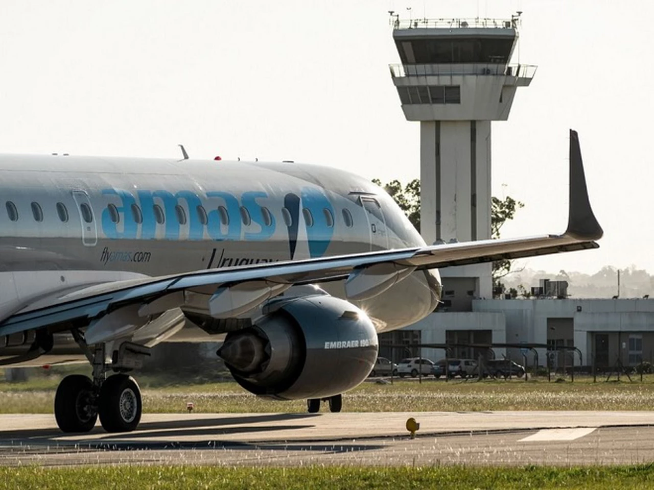La aerolínea uruguaya Amaszonas anunció el cierre de los vuelos de pasajeros