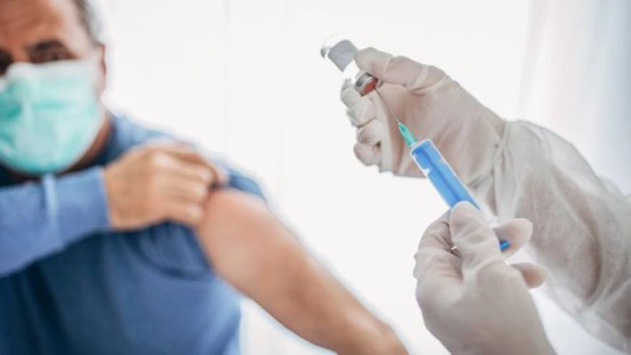 Coronavirus: ¿es legal sancionar a quien no quiere vacunarse?