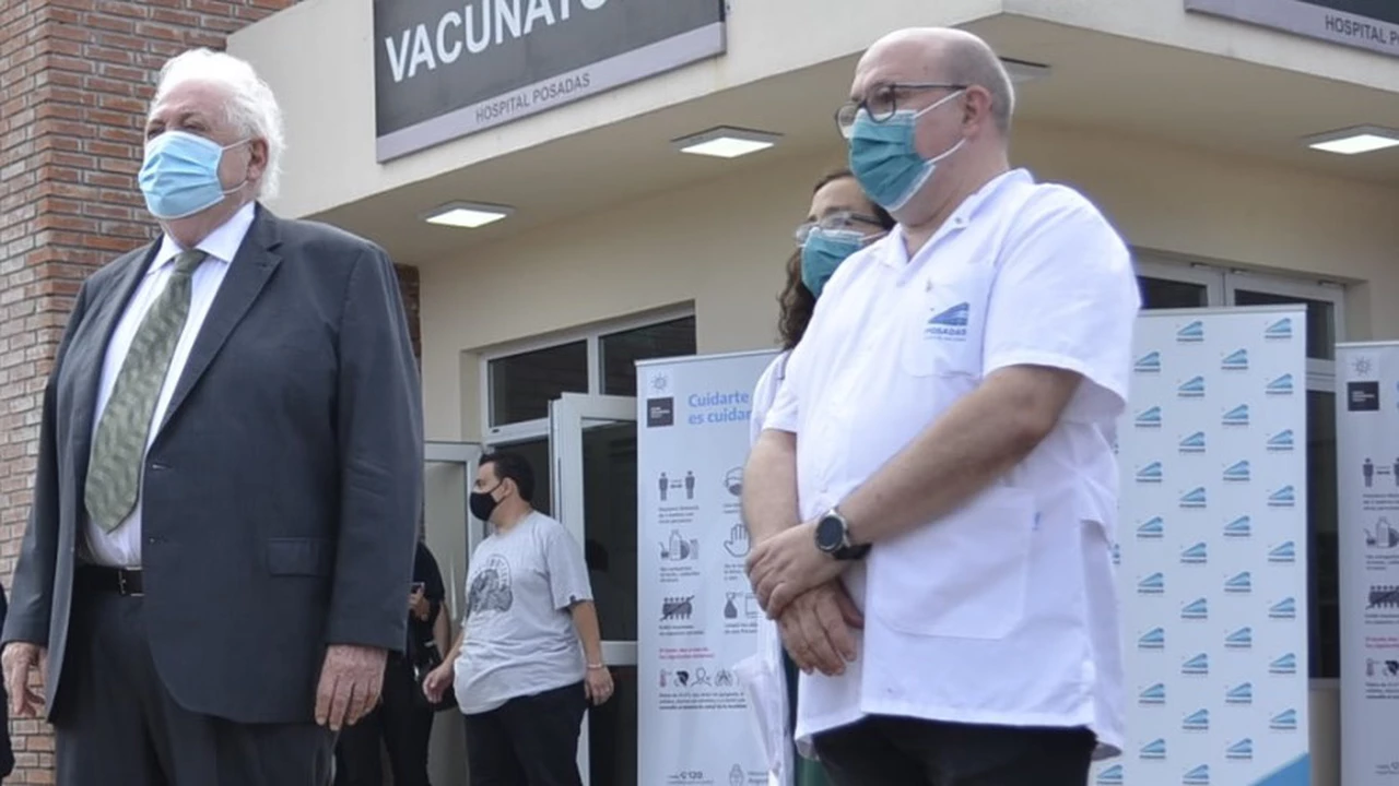 Director del Posadas reveló que participó en las vacunas VIP por "orden de Ginés González García"