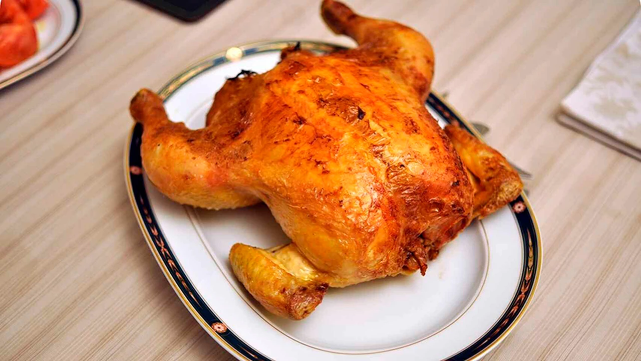 ¿Querés cocinar algo rico y en poco tiempo?: así podés hacer pollo asado sin prender el horno