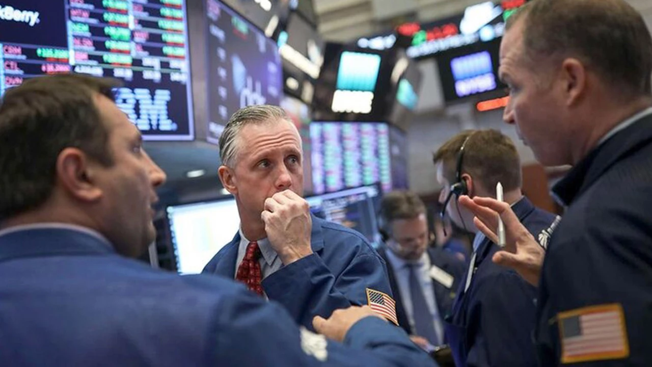 Nerviosismo en Wall Street por avance de la variante Delta: se hunden las acciones