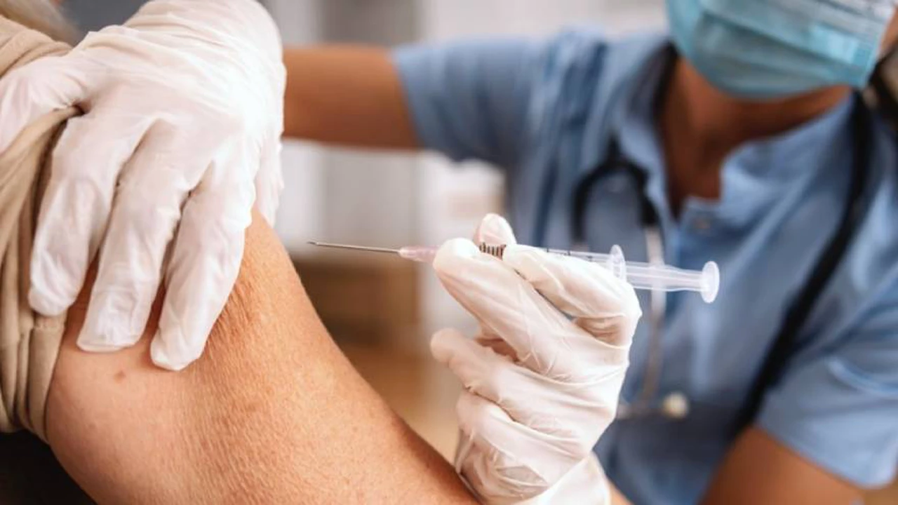 Destacan la importancia de vacunarse contra la gripe y la neumonía