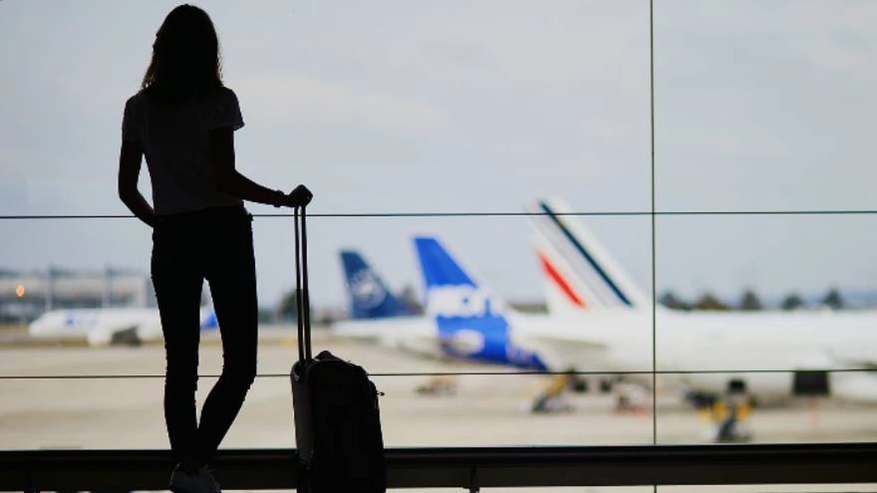 Disminuye la frecuencia de vuelos del exterior: ¿cuántos argentinos quedan fuera del país?