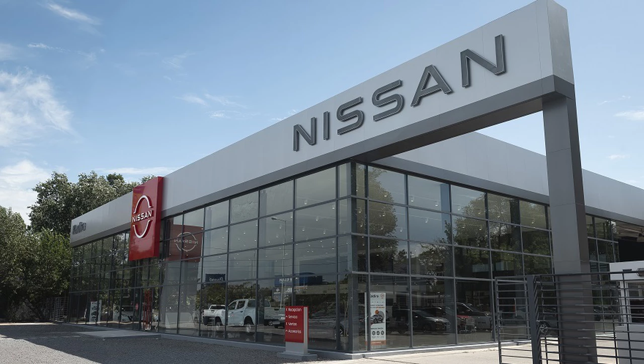 Nissan inauguró el primer concesionario con su nueva imagen en el país