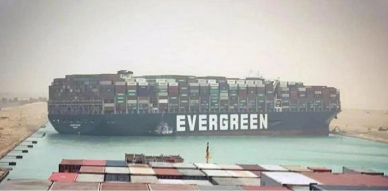 Cuánto le cuesta a la economía mundial el bloqueo del carguero en el Canal de Suez