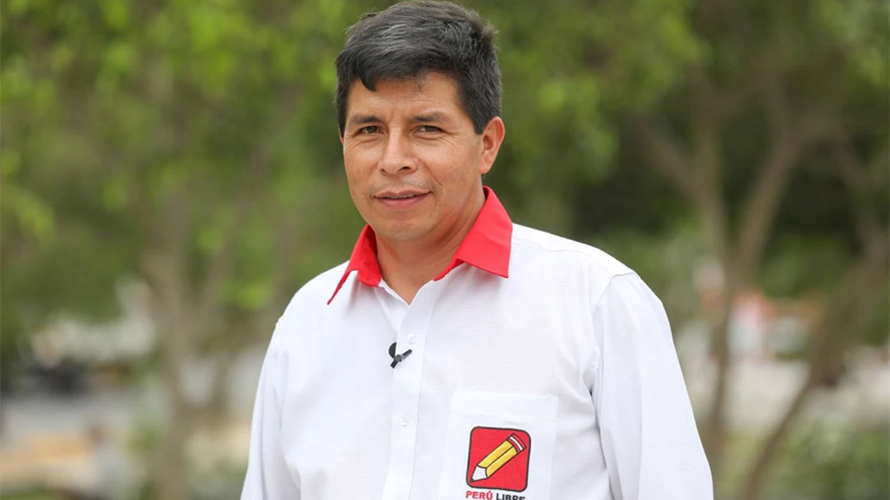 ¿Quién es Pedro Castillo, el presidente electo de Perú, y en qué se basa la economía popular con mercados que quiere impulsar?