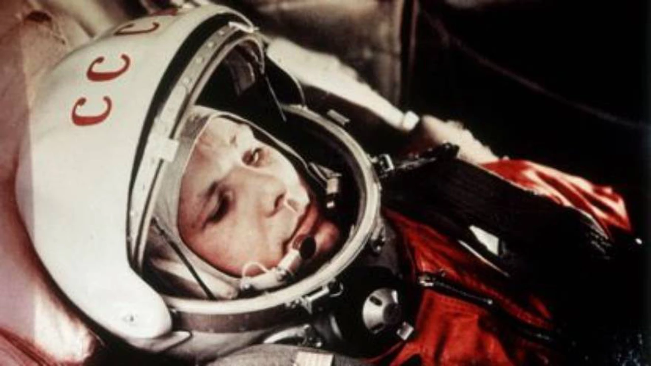 A 60 años del vuelo pionero de Yuri Gagarin: la insólita historia detrás de la inscripción "URSS" en su casco