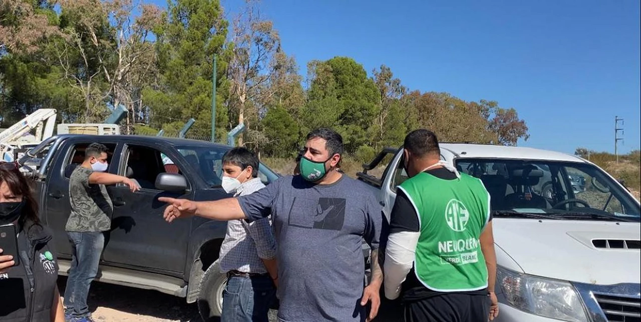Acusan a "patota violenta" de ATE de atacar a una radio en Neuquén