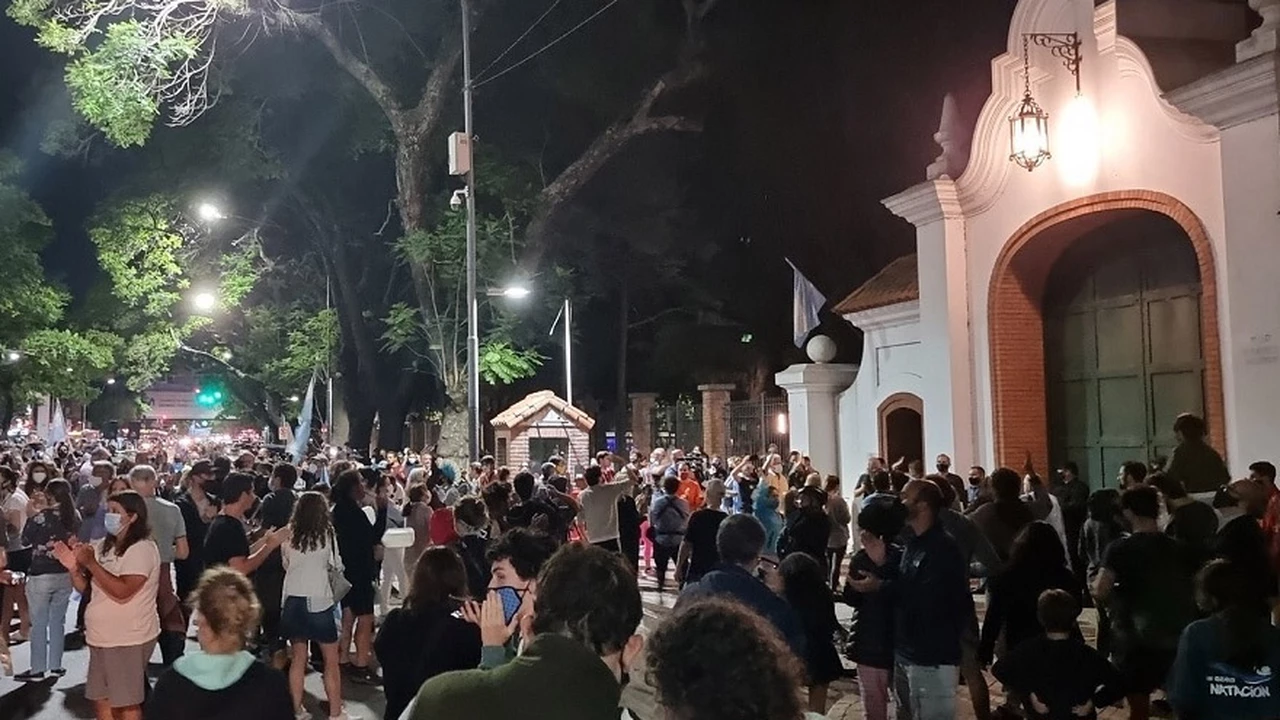 Crecen las protestas: cacerolazos frente a la Quinta de Olivos y otros puntos del AMBA