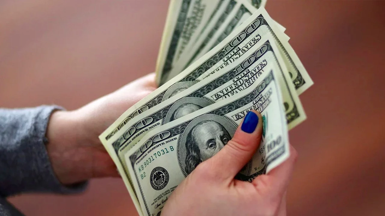 El dólar blue operó en baja: ¿qué pasó con el oficial y las cotizaciones financieras?