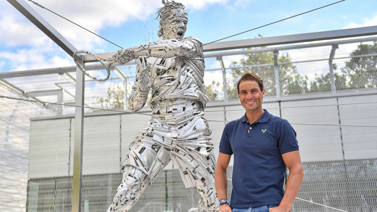 La estatua con la que homenajearon a Nadal en Roland Garros, ¿se parece a él?: explotaron redes sociales