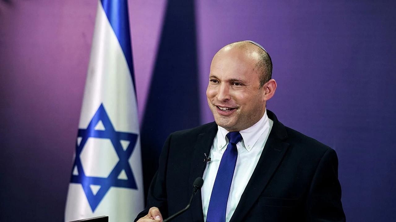 En medio de abucheos, Naftali Bennet tomó el cargo de primer ministro de Israel en lugar de Netanyahu