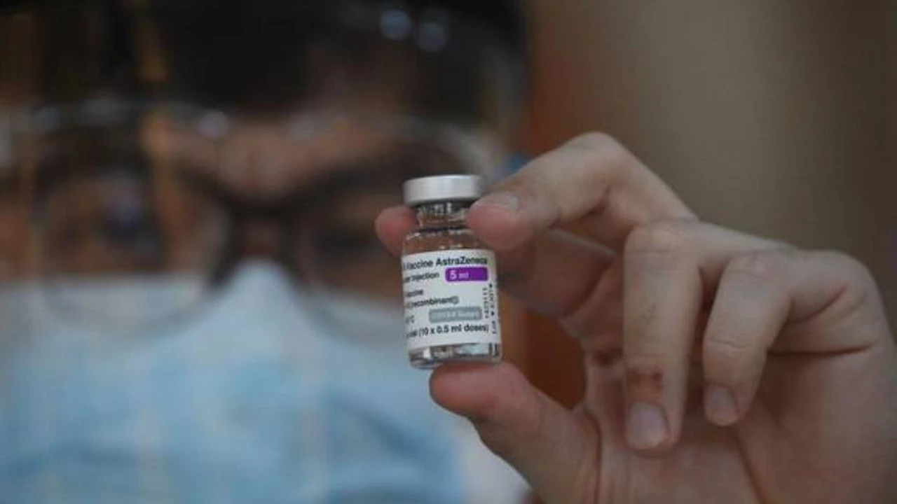Chile prohibió la aplicación de la segunda dosis de AstraZeneca en hombres menores de 45 años