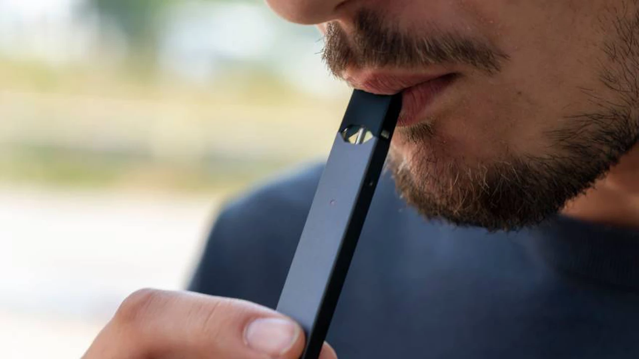 Una marca de cigarrillos electrónicos deberá pagar millonaria multa por incentivar el "vapeo" en los jóvenes