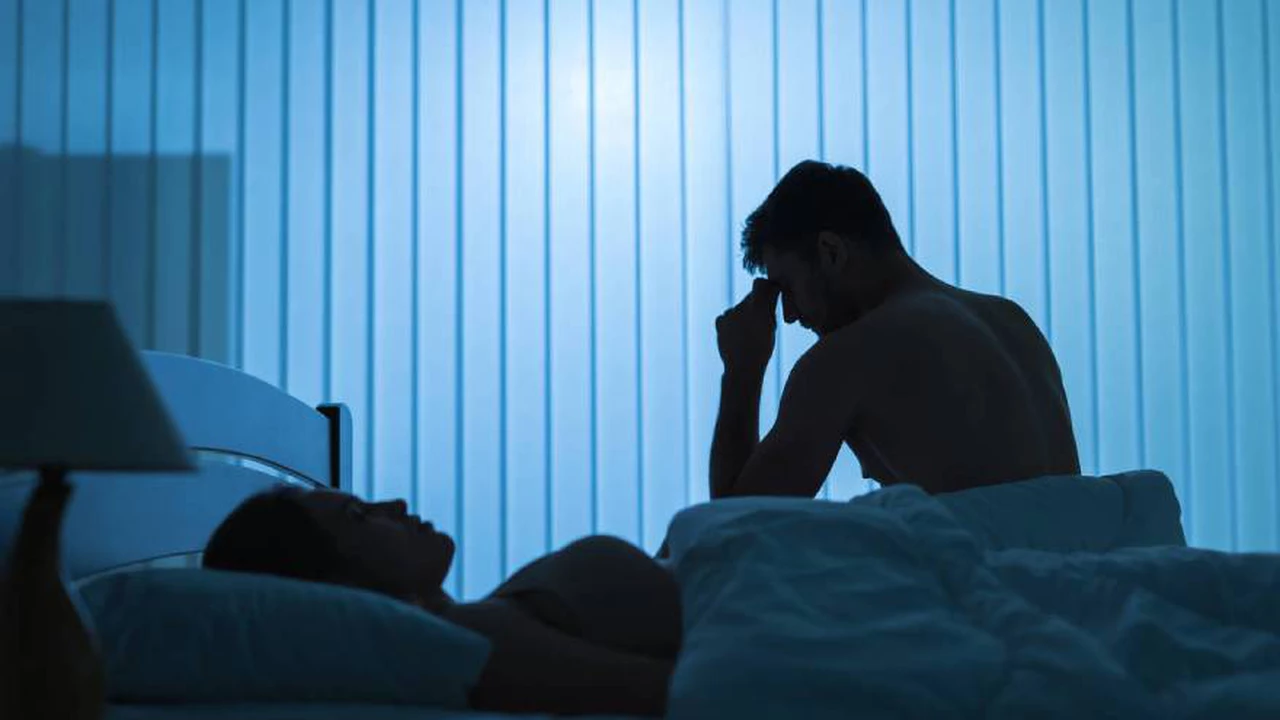Los problemas para dormir pueden aparecer con los años: 7 consejos de expertos para mejorar la calidad de sueño