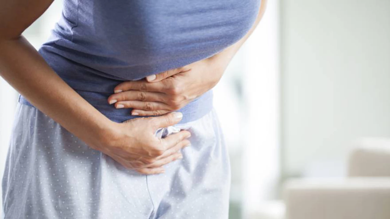 ¿Cuáles son los síntomas primarios de la apendicitis que pueden ayudar a detectarla a tiempo?
