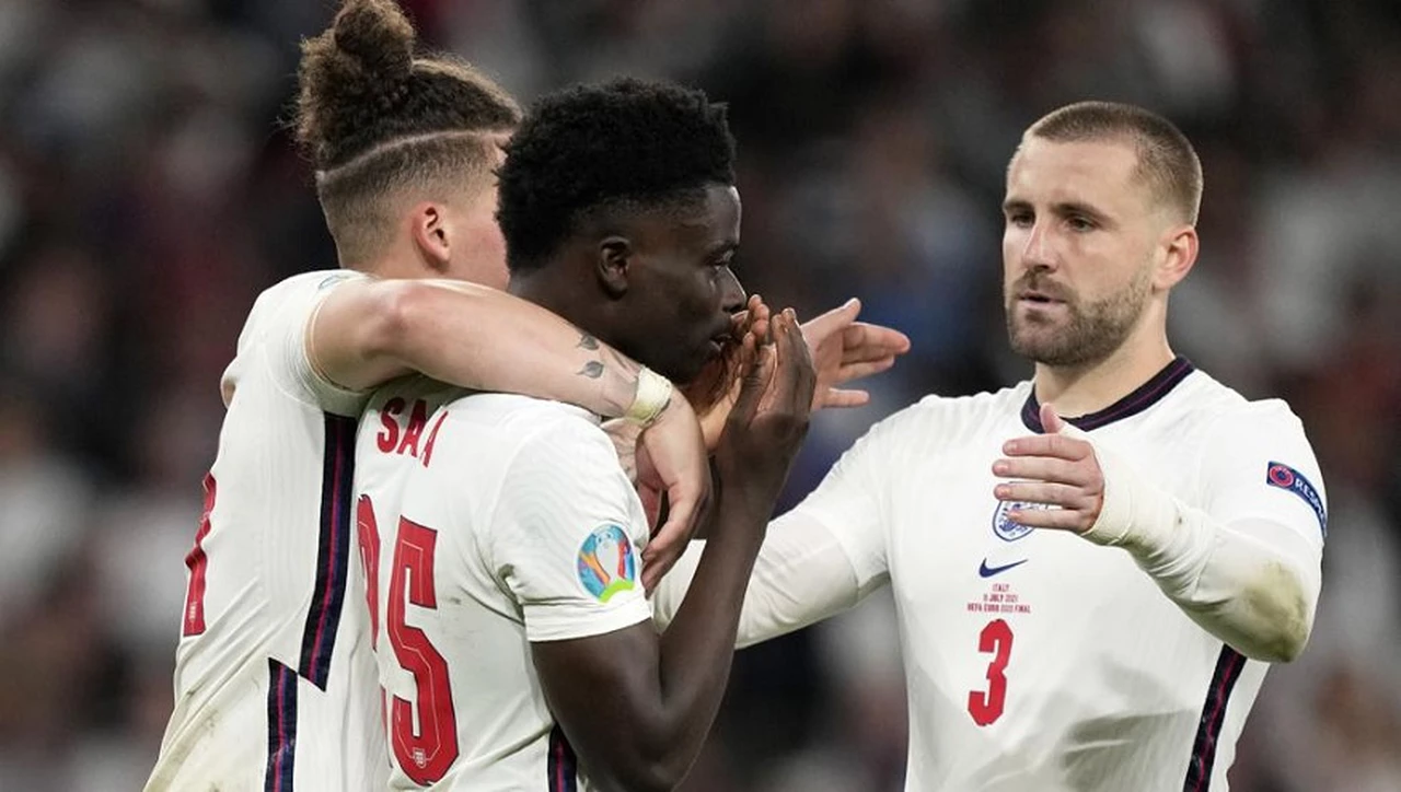Escándalo en Reino Unido por insultos racistas a jugadores de Inglaterra tras derrota en Eurocopa