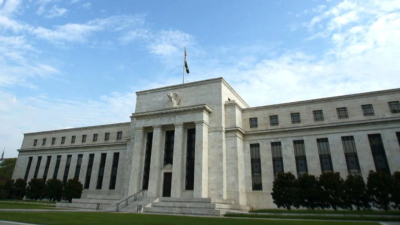 La Fed subió la tasa de interés en 75 puntos básicos, la mayor alza en 28 años