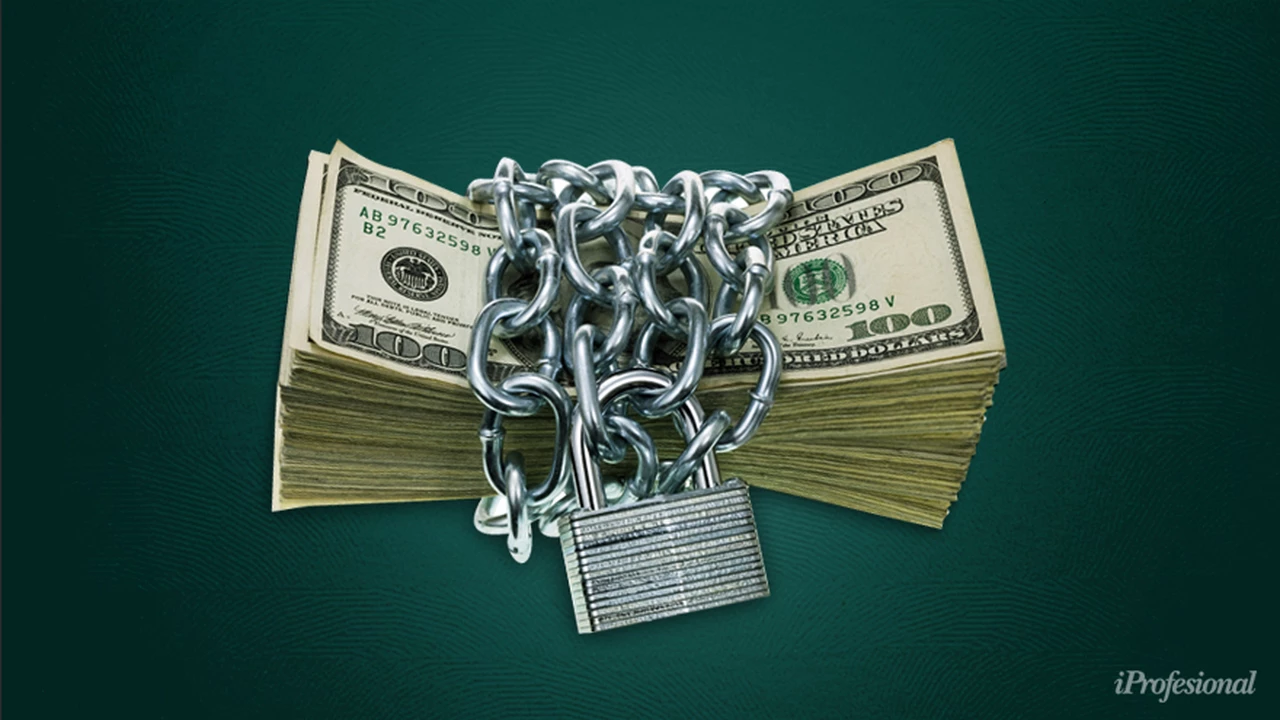 ¿Más cepo al dólar?: 3 frentes en los que el Gobierno puede actuar para frenar la sangría de divisas