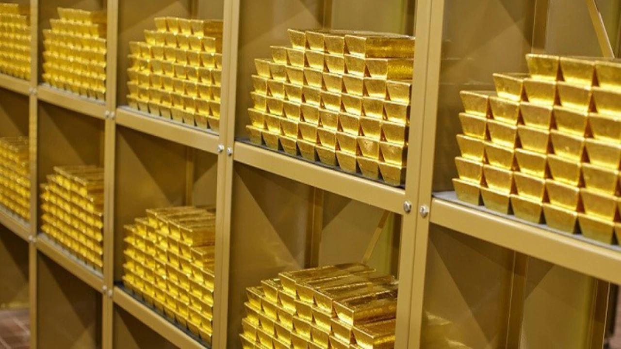 Oro en baja o en alza: ¿conviene invertir ahora o es mejor ir a otro commodity?