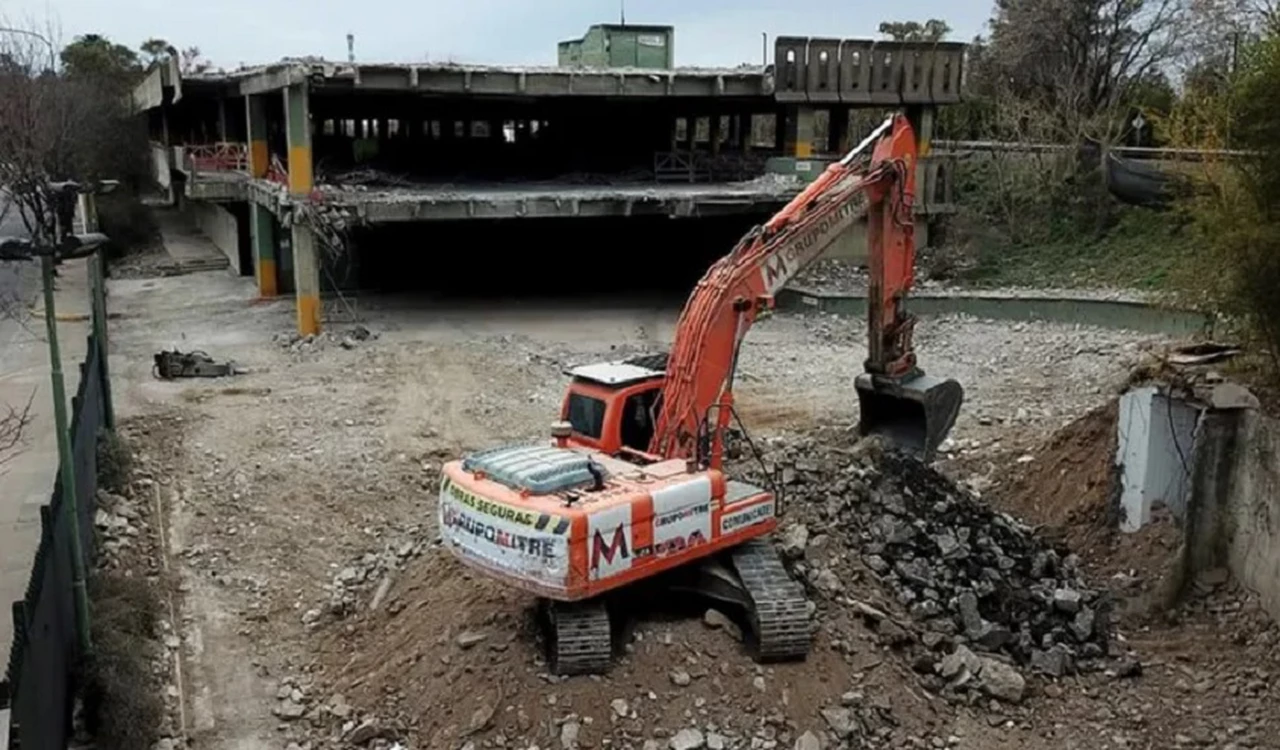 Avanza la demolición del estacionamiento del Hipódromo: así será el imponente proyecto premium que impulsa la Ciudad