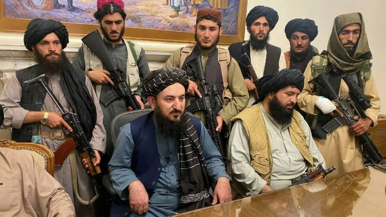 El talibán anuncia la formación de un nuevo gobierno interino y declara Afganistán un emirato islámico