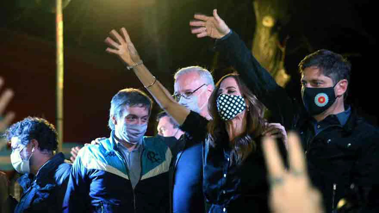 Video: el insólito festejo de Tolosa Paz con Kicillof y Máximo Kirchner antes de conocer resultados oficiales