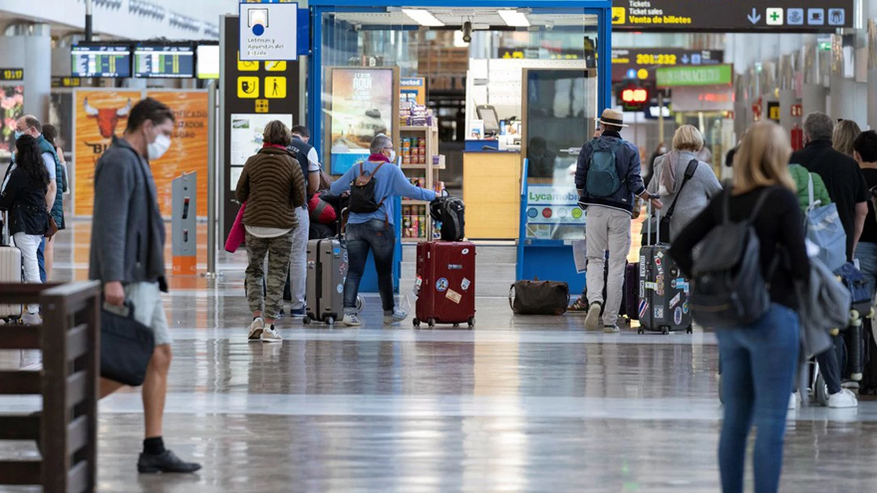 La mayor operadora de aeropuertos del país profundiza plan para reducir el costo de su deuda