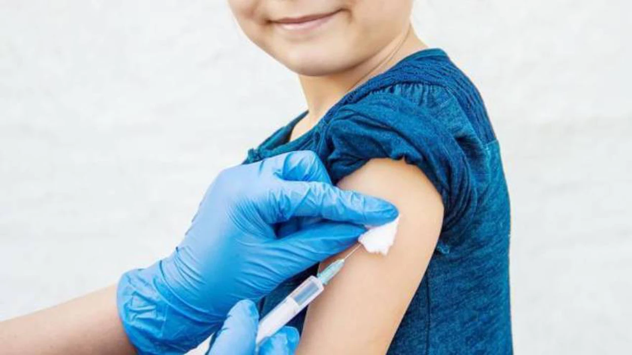 El Gobierno anunció que vacunará a los niños de 3 a 11 años: ¿qué dosis les aplicarán?