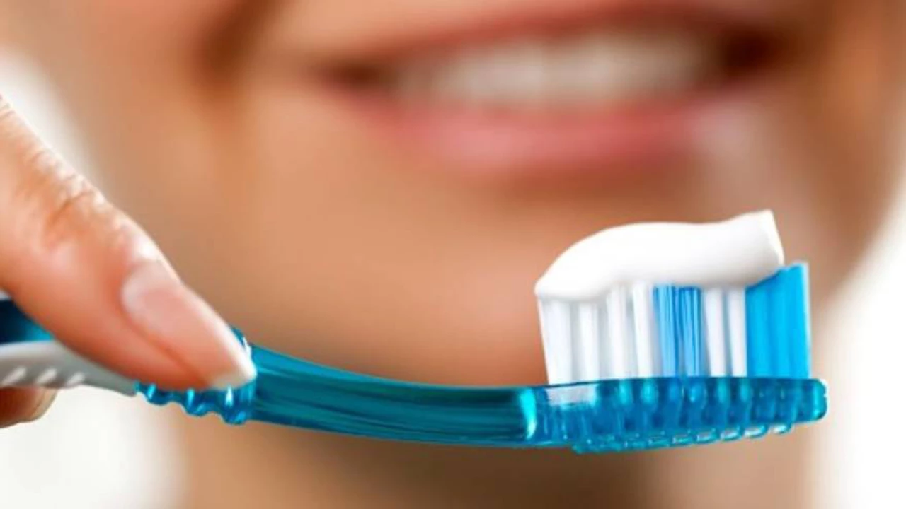 ANMAT prohibió el uso y comercialización de un dentífrico por ser un producto falsificado