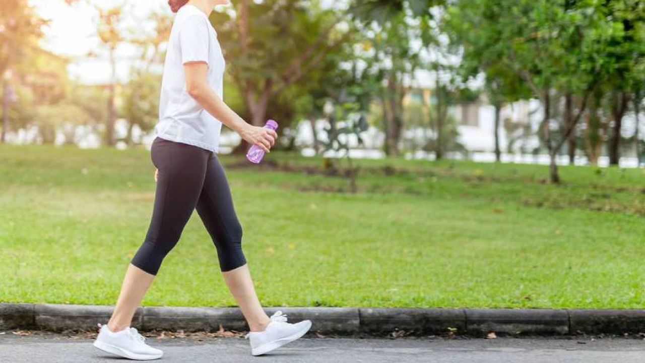 El increíble beneficio para la salud por caminar apenas 15 minutos: nuevo descubrimiento