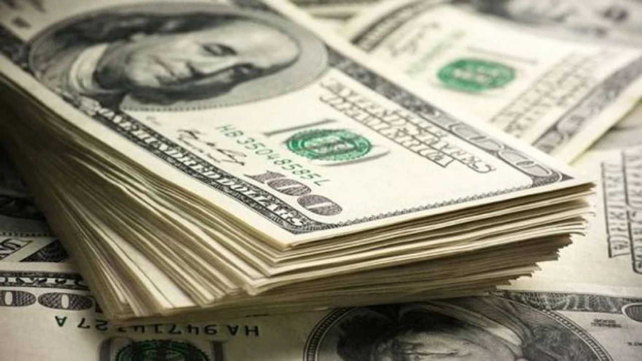 El dólar blue cotizó a la baja: ¿qué pasó con el oficial y las cotizaciones financieras?