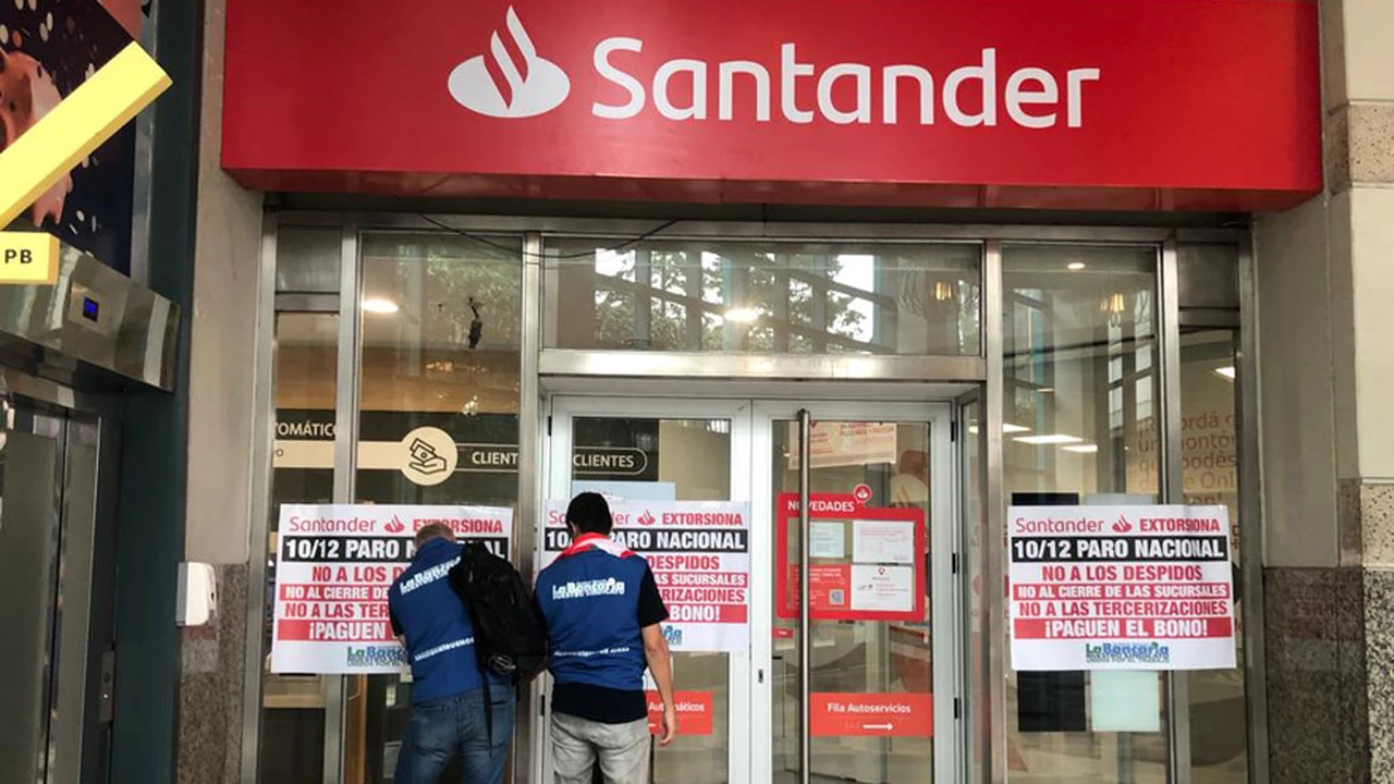 Paro en el banco Santander por cierre de sucursales: síntoma de un cambio conflictivo que recién comienza