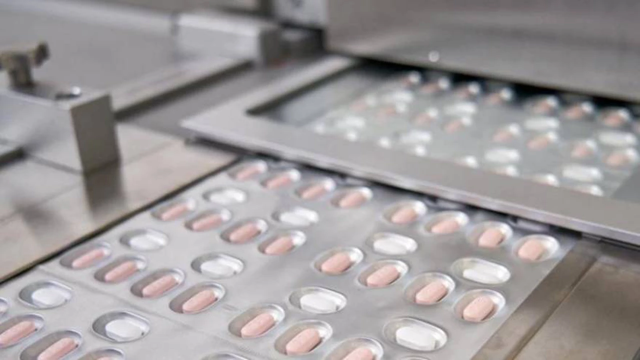 La FDA autoriza el uso de la primera pastilla antiviral contra el Covid-19: cómo actúa el fármaco