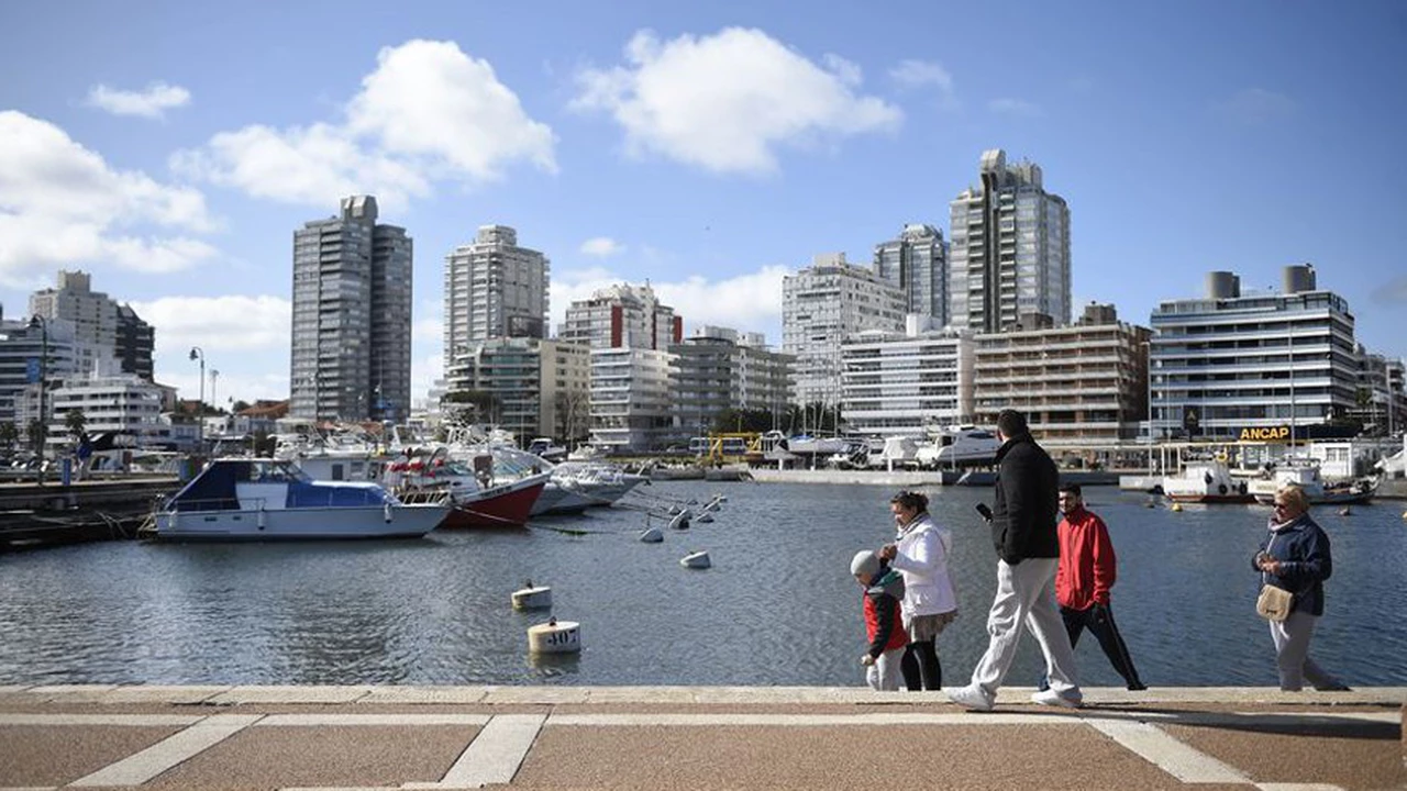 Las 5 franquicias que eligen argentinos para invertir en Uruguay