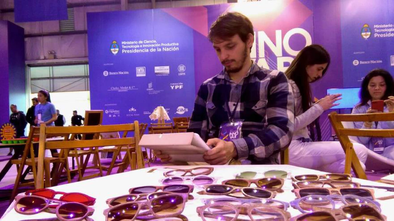 Con la planta de cannabis, este emprendedor argentino fabrica anteojos de diseño y los exporta