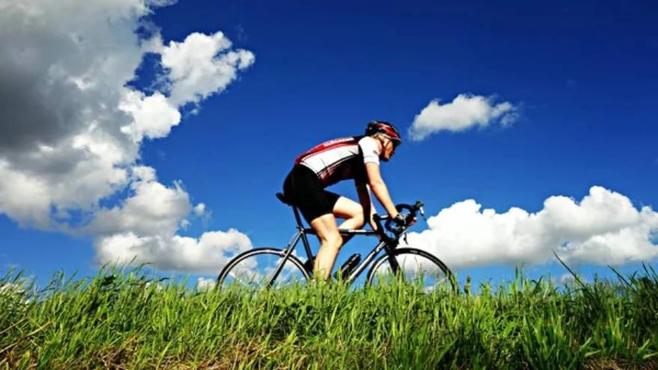 El verdadero motivo por el que andar en bicicleta mejora la salud