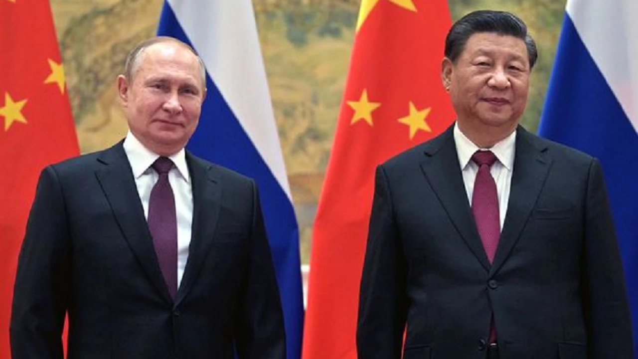"China está muy feliz, el declive de Rusia significa su ascenso", advierte experto