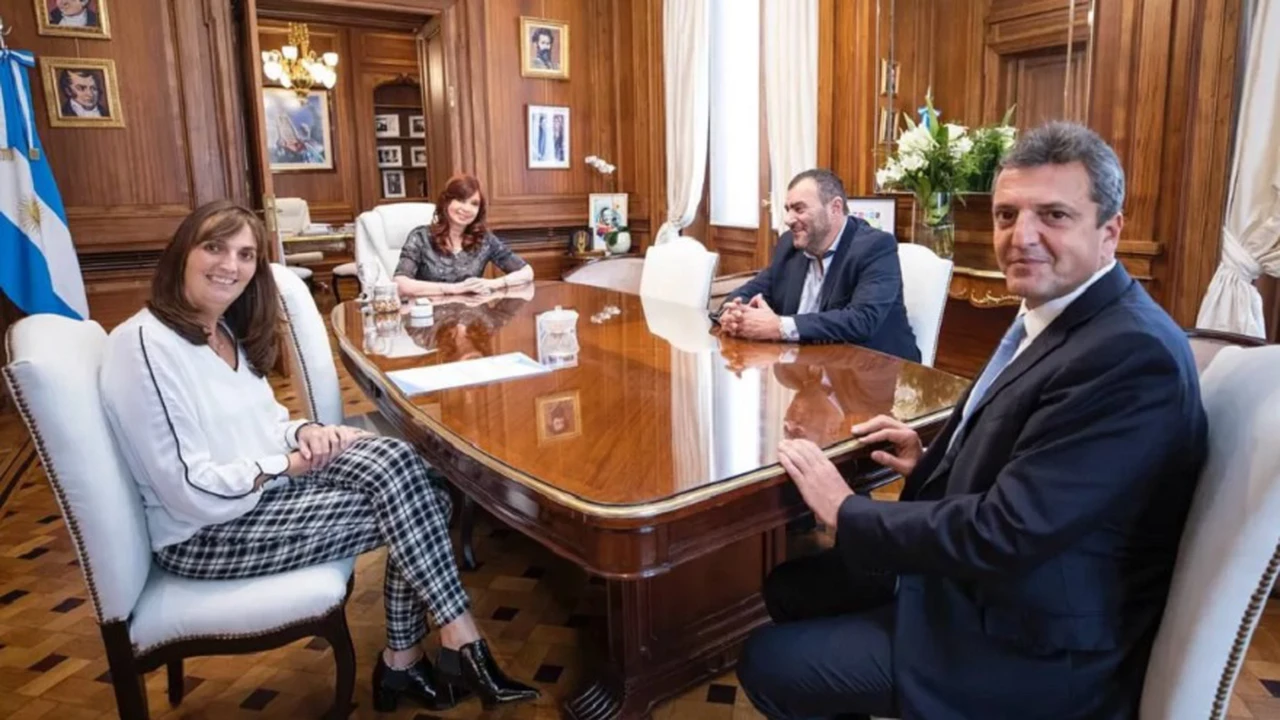 Cristina Kirchner y Massa darán un aumento de 20.000 pesos a los empleados del Congreso
