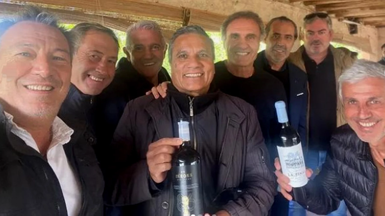 La Selección campeona del mundo en el 86 lanza dos vinos propios: cómo son y cuánto cuestan