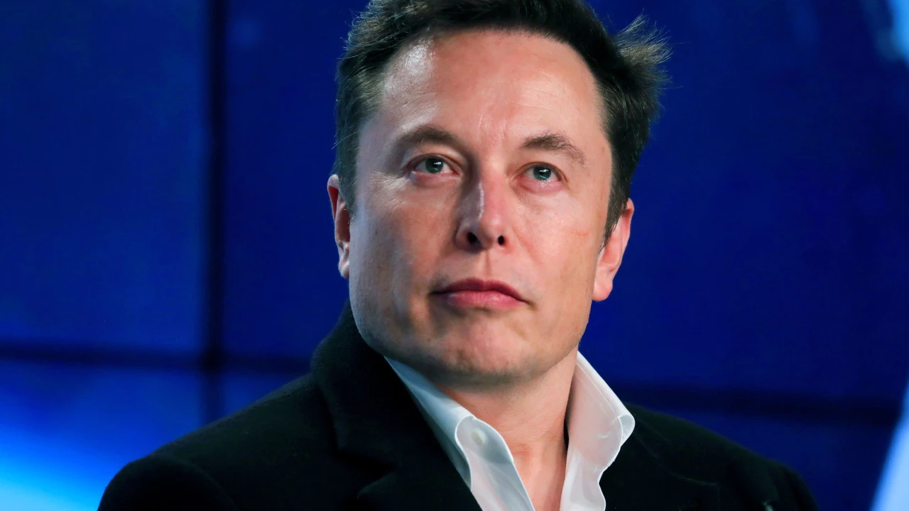 A pocas horas que venza el plazo para comprar Twitter, Elon Musk publicó un video curioso en la red social